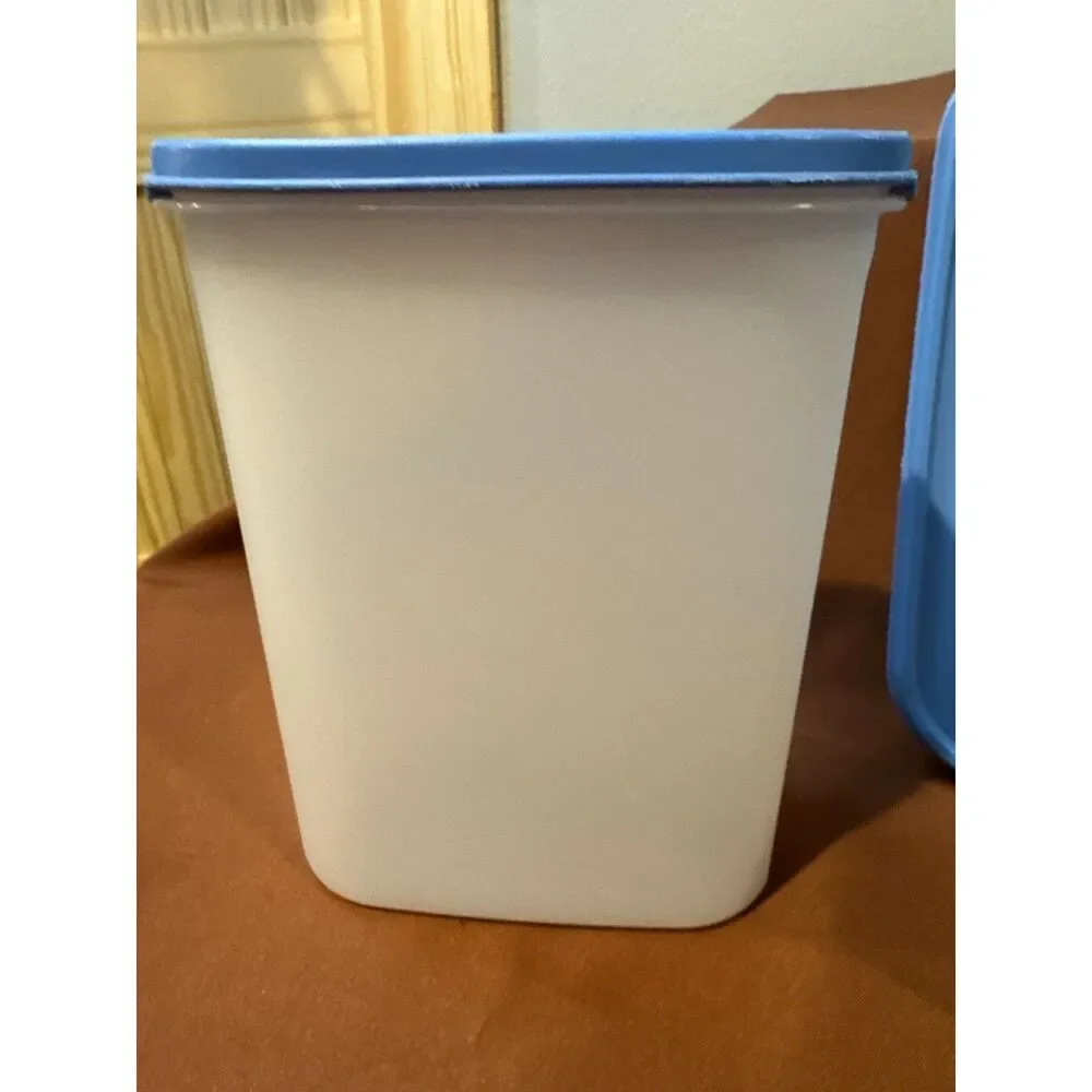 Tupperware set storage